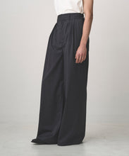 画像をギャラリービューアに読み込む, EXTREME WIDE PINSTRIPE PANTS