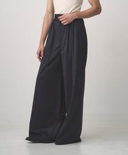 画像をギャラリービューアに読み込む, EXTREME WIDE PINSTRIPE PANTS