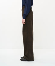 画像をギャラリービューアに読み込む, FORMED WIDE CORDUROY PANTS