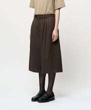 Load image into Gallery viewer, WOOL TWILL WIDE SHORTS