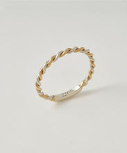 Load image into Gallery viewer, RING - TWIST