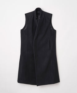 SLEEVELESS COAT