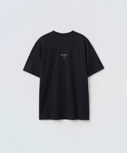 Load image into Gallery viewer, PATTI SMITH PHOTO TEE by KEVIN CUMMINS
