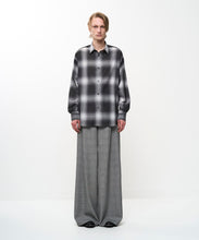 Load image into Gallery viewer, LIGHTWEIGHT OMBRE CHECK SHIRT
