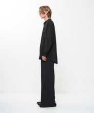 画像をギャラリービューアに読み込む, COLLARLESS DRAPED SHIRT
