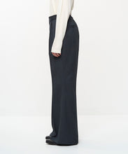 Load image into Gallery viewer, FLUID FLARE PANTS
