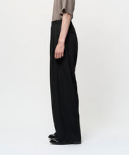 Load image into Gallery viewer, 2TUCK WIDE PATTERNED PANTS

