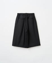 Load image into Gallery viewer, WOOL TWILL WIDE SHORTS
