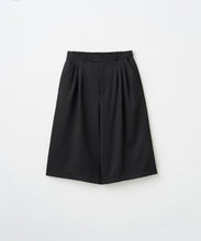 Load image into Gallery viewer, WOOL TWILL WIDE SHORTS
