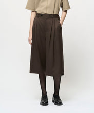 Load image into Gallery viewer, WOOL TWILL WIDE SHORTS
