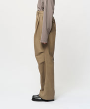 画像をギャラリービューアに読み込む, DIMENSIONAL KNEE TUCK PANTS
