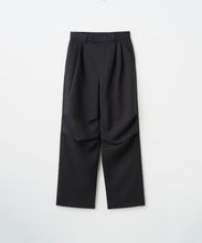 画像をギャラリービューアに読み込む, DIMENSIONAL KNEE TUCK PANTS
